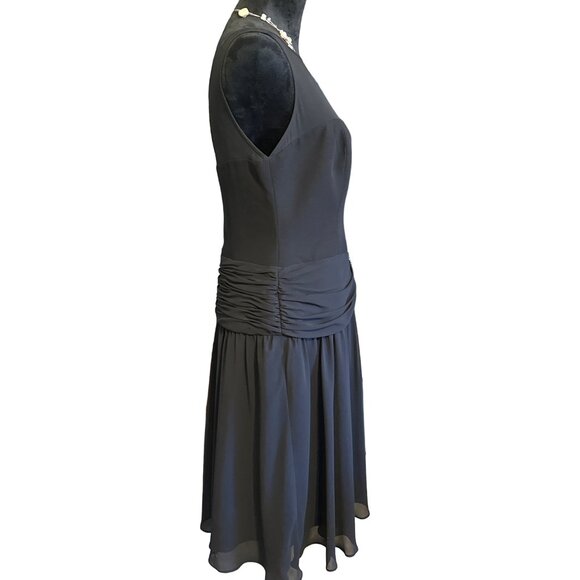 💖Elegant Evan-Picone Black Cocktail Dress W/ Ruched Waist & Rhinestone Accent - Picture 3 of 6